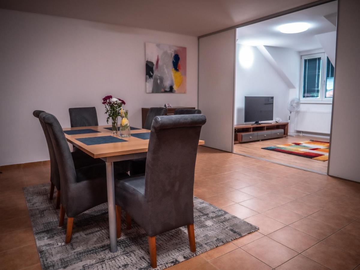 Hotel Novy Kastiel - Self Check-In Topoľčany Dış mekan fotoğraf