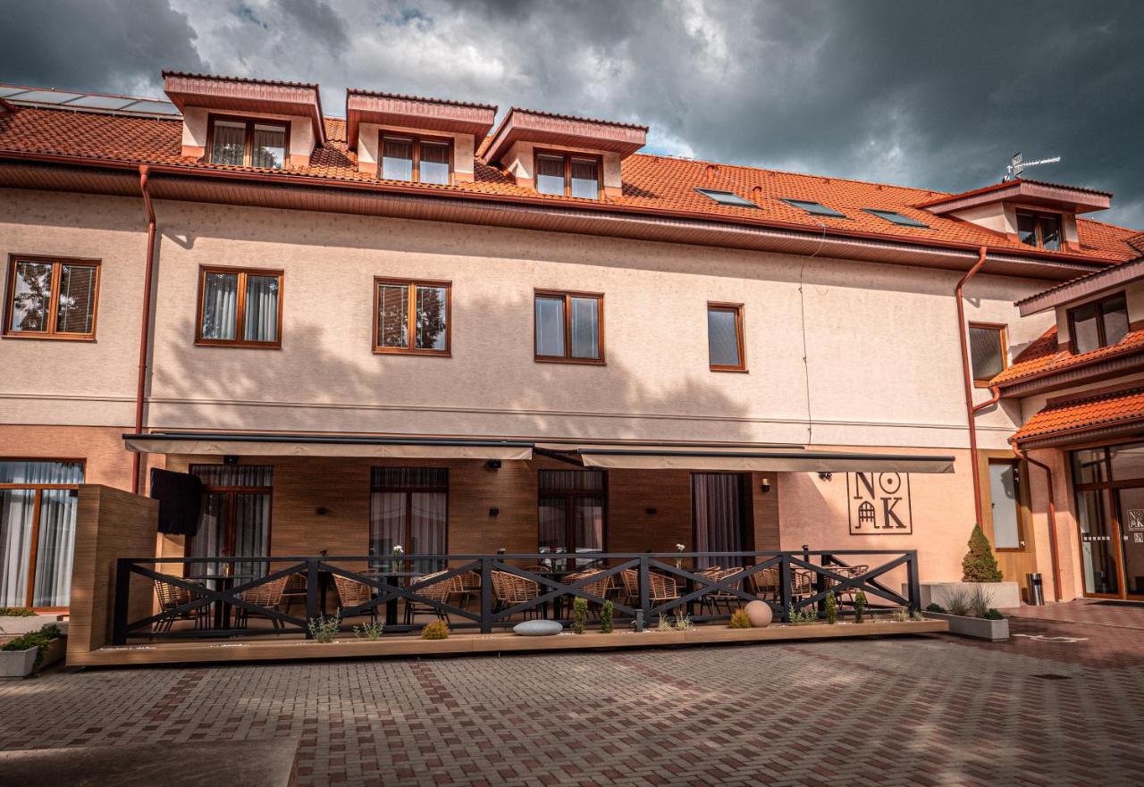 Hotel Novy Kastiel - Self Check-In Topoľčany Dış mekan fotoğraf
