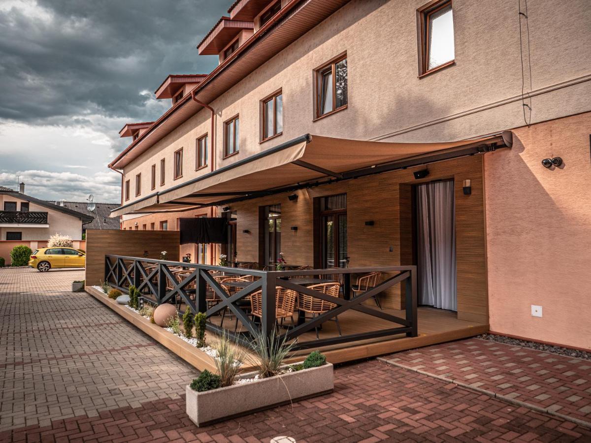 Hotel Novy Kastiel - Self Check-In Topoľčany Dış mekan fotoğraf