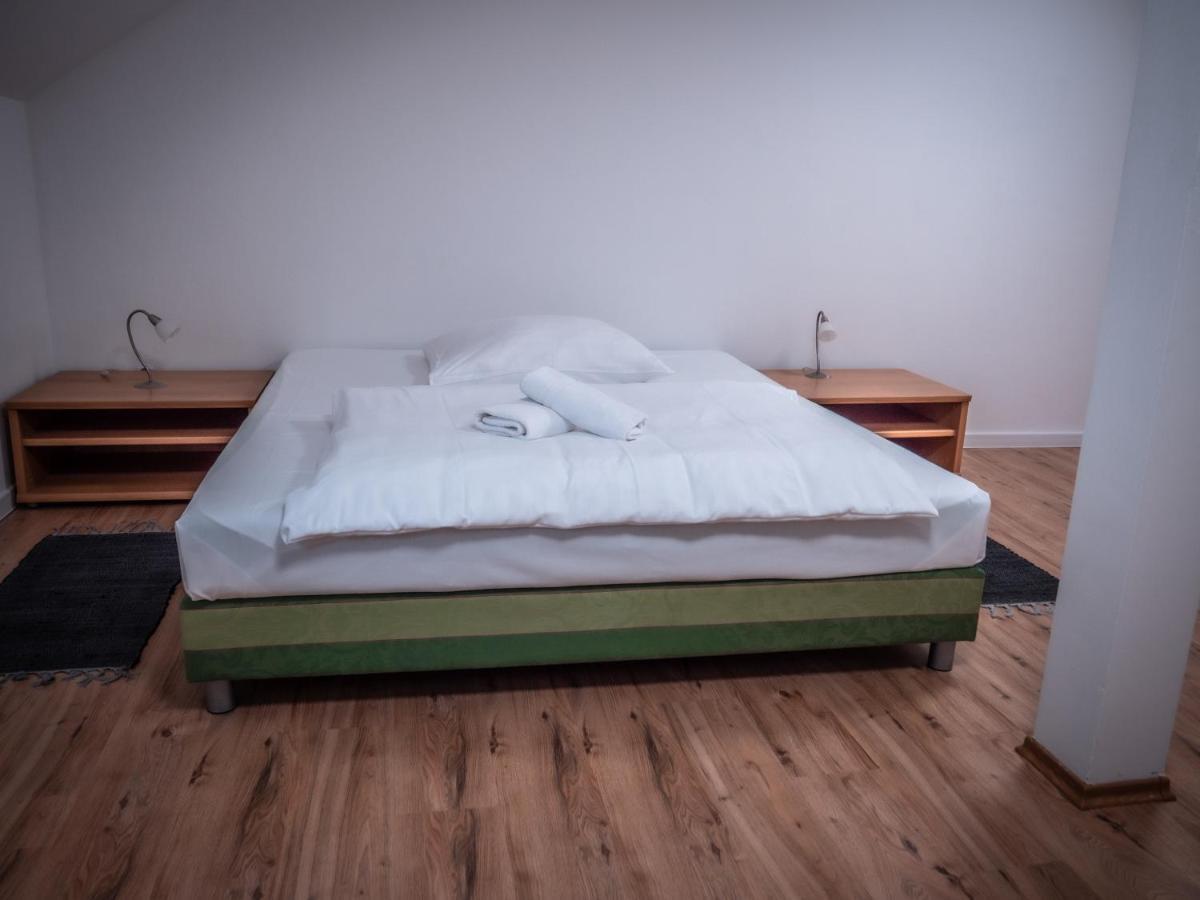 Hotel Novy Kastiel - Self Check-In Topoľčany Dış mekan fotoğraf
