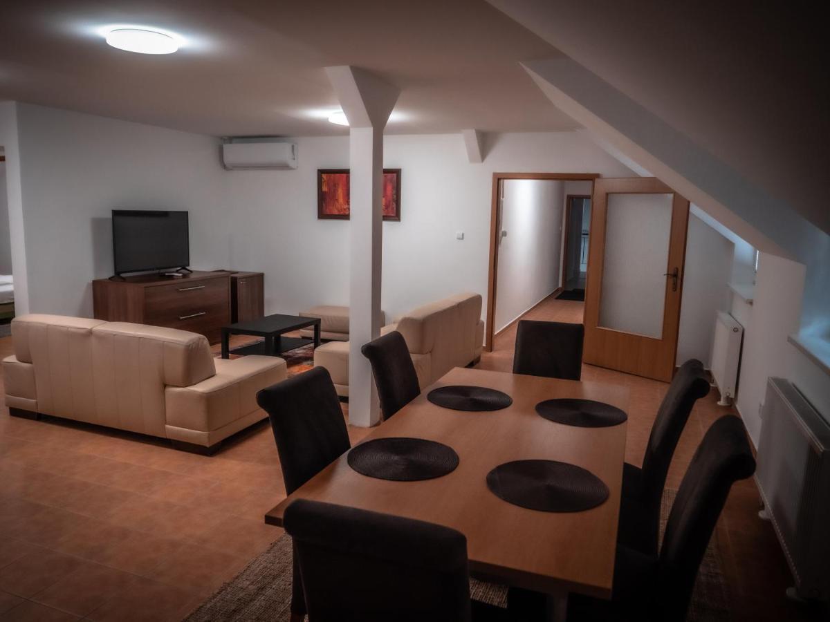 Hotel Novy Kastiel - Self Check-In Topoľčany Dış mekan fotoğraf