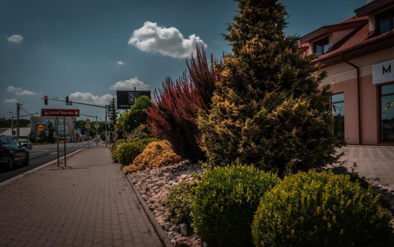 Hotel Novy Kastiel - Self Check-In Topoľčany Dış mekan fotoğraf