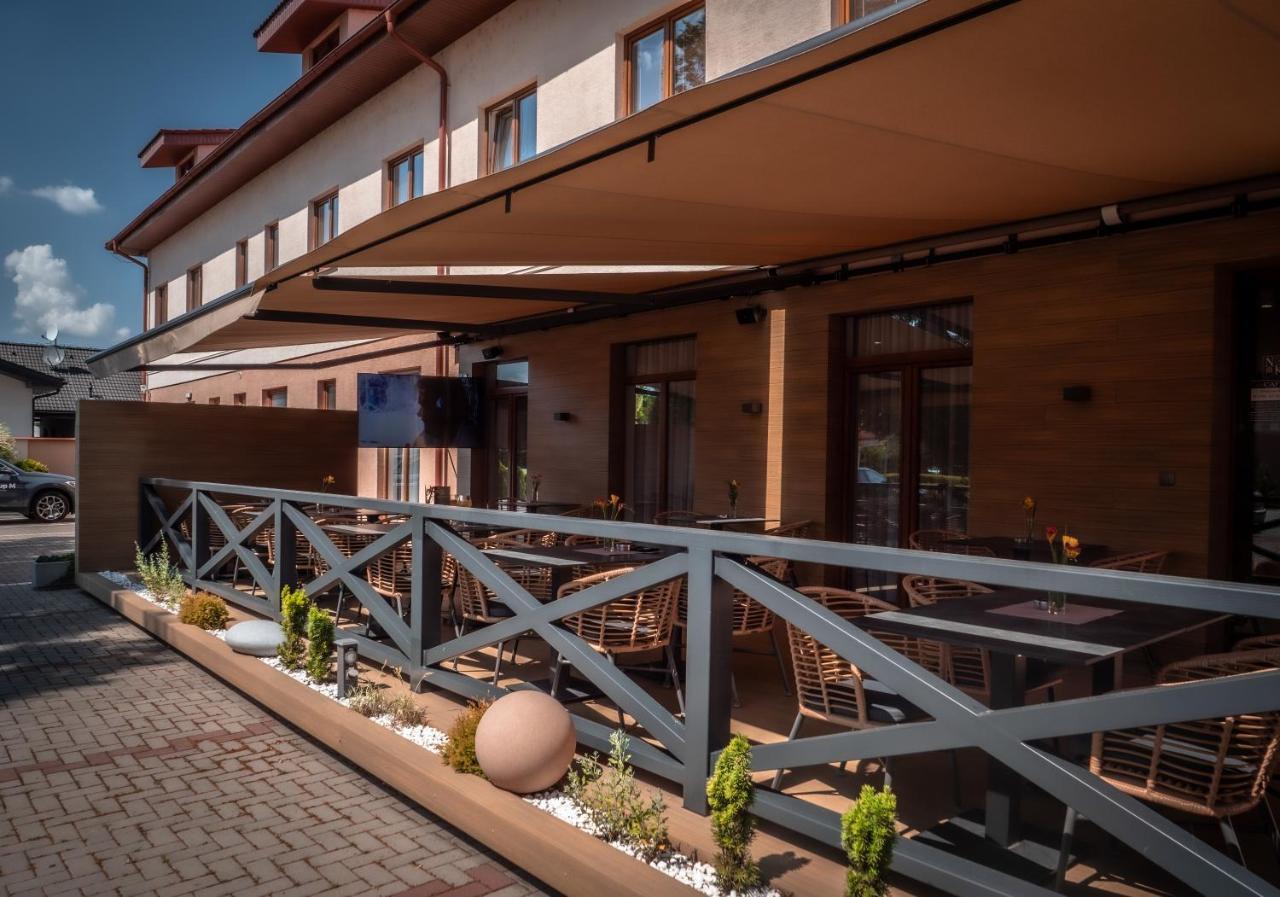 Hotel Novy Kastiel - Self Check-In Topoľčany Dış mekan fotoğraf